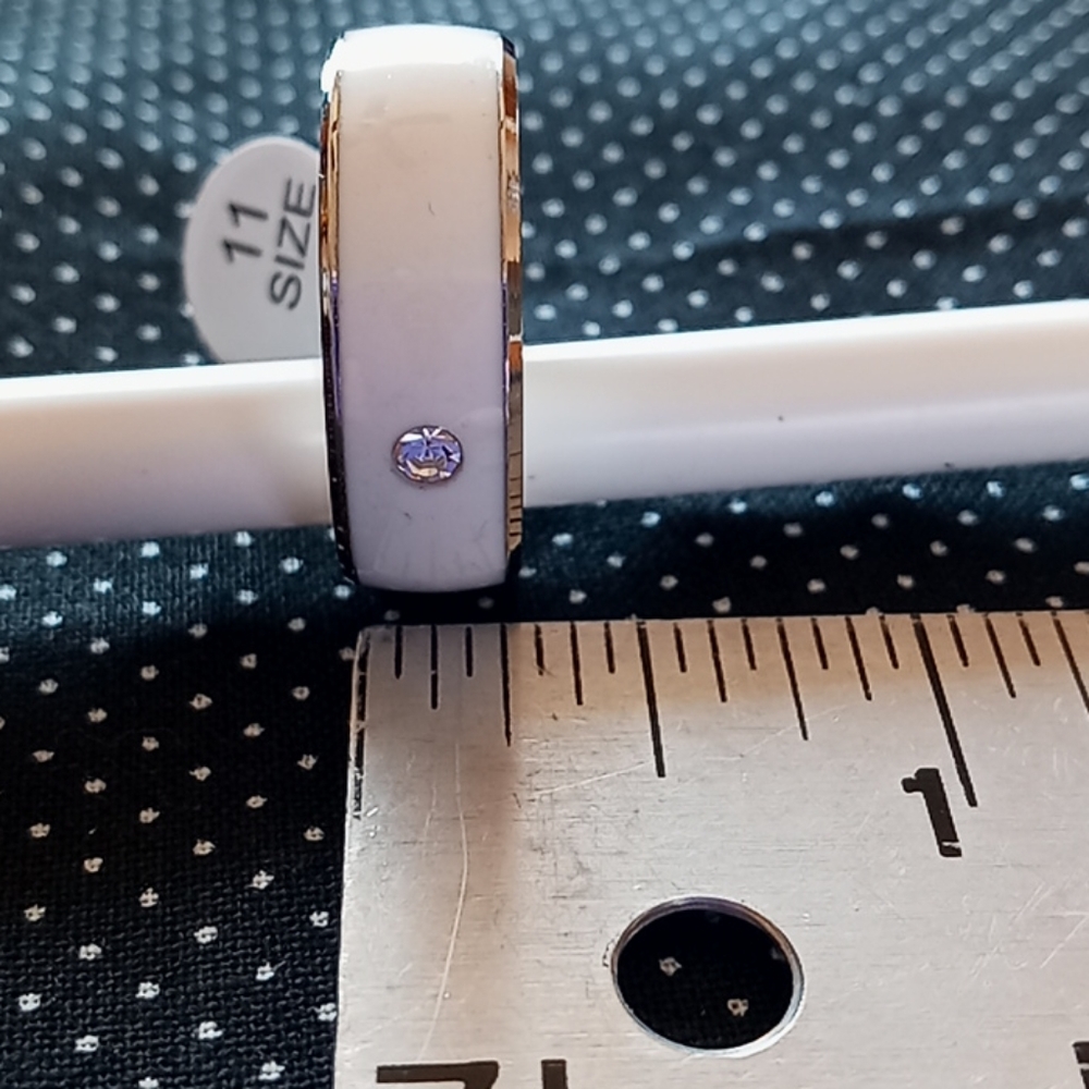 Costume NFC White Enamel Ring Sz11 w/ Small Stone - Picture 3 of 4